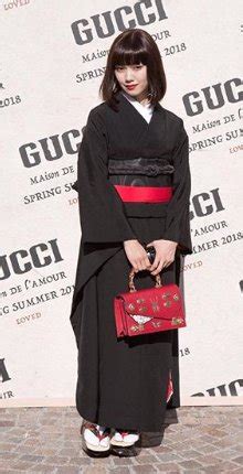 二階堂ふみ、『着物×Gucci』の斬新ファッションを披露 「日本 